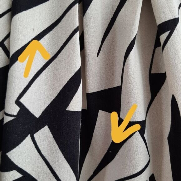 BILLABONG Spaghetti Strap Silky Tank Top B&W Sz M Flawed - Picture 6 of 16